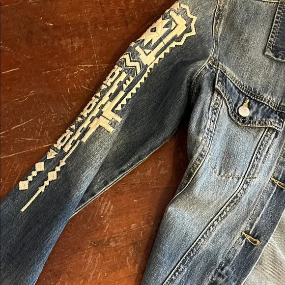 Jessica Simpson Blue Denim Jacket with White Embroidered Accents - Picture 5 of 10